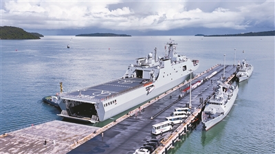 中方參演部隊抵達云壤港